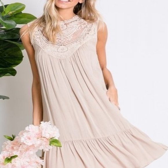 Vintage Boho Lace Ruffled Dress - Picture 2 of 8